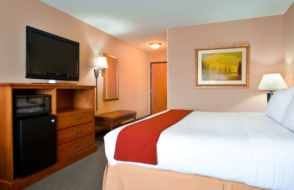 Holiday Inn Express Mineral Wells By Ihg Parkersburg Exterior foto